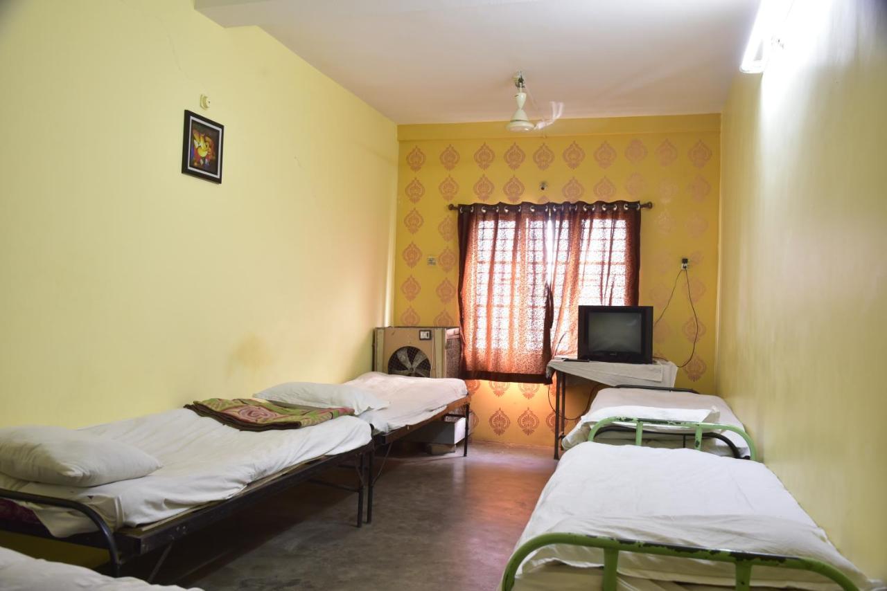 Hotel Drishti Inn Khāpri Dış mekan fotoğraf