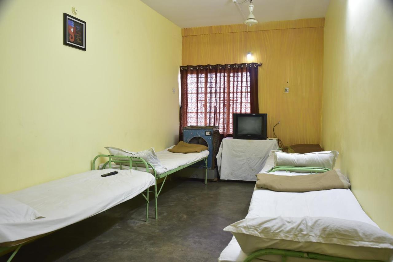 Hotel Drishti Inn Khāpri Dış mekan fotoğraf